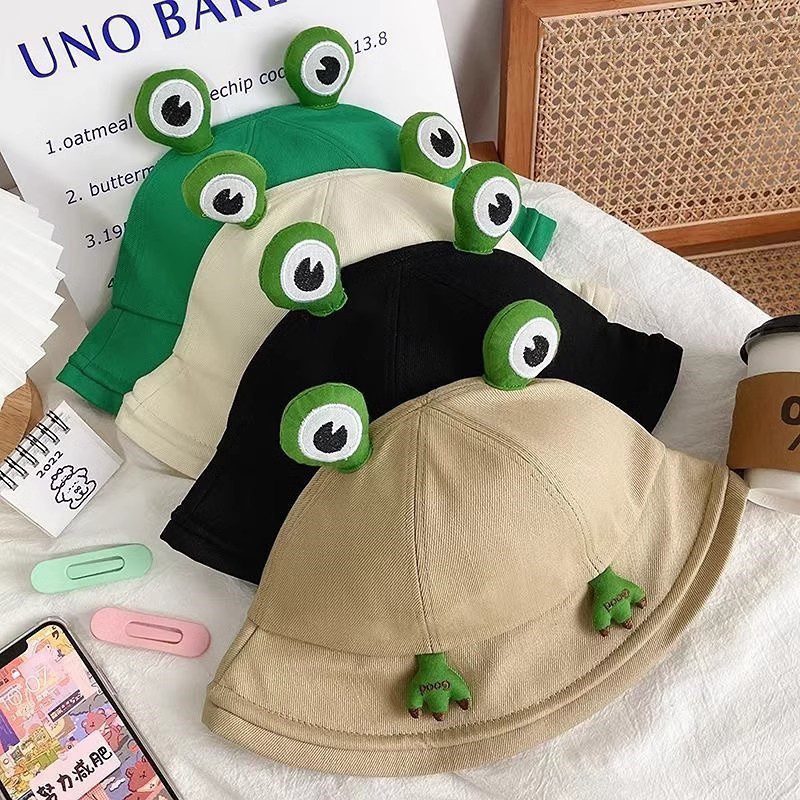 Frog bucket hat