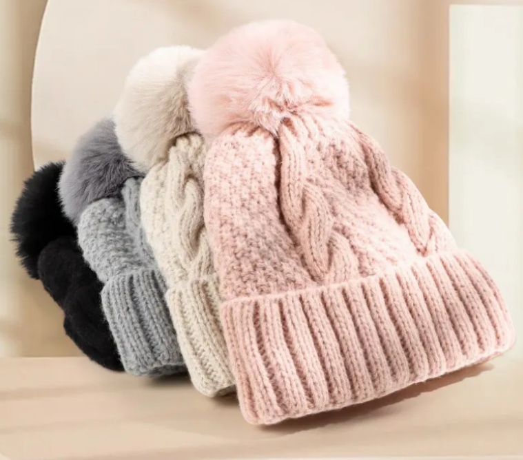 Black-cable-knit-winter-beanie-hat-with-a-pom-pom-and-cuffed-brim-for-custom-brand-logo-wholesale-1